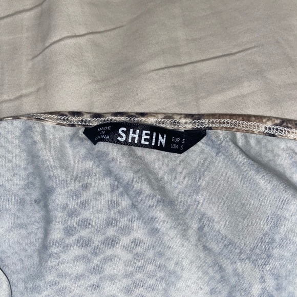 SOLD✔️ Snakeprint Biker Shorts Set - Picture 3 of 5